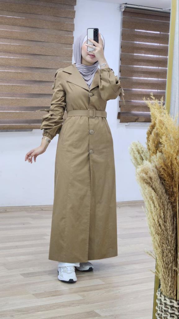 Long and comfortable coat for veiled women, model M8004 - Beige