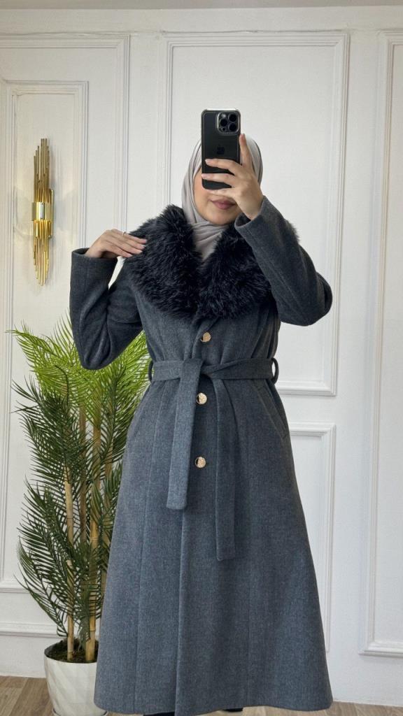 Elegant winter wool trench coat for veiled women, with fur collar, model G1362 - Gray