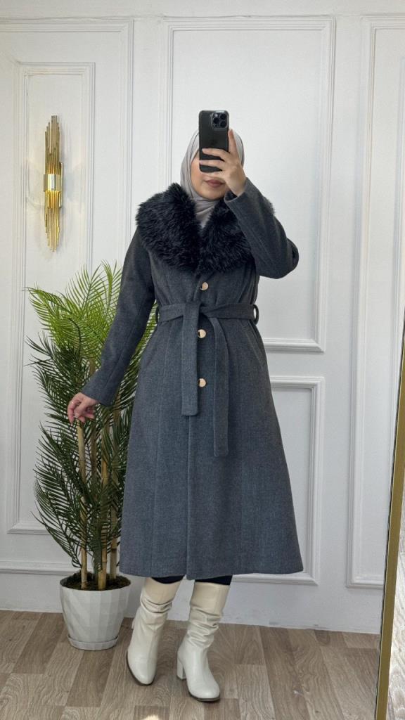 Elegant winter wool trench coat for veiled women, with fur collar, model G1362 - Gray