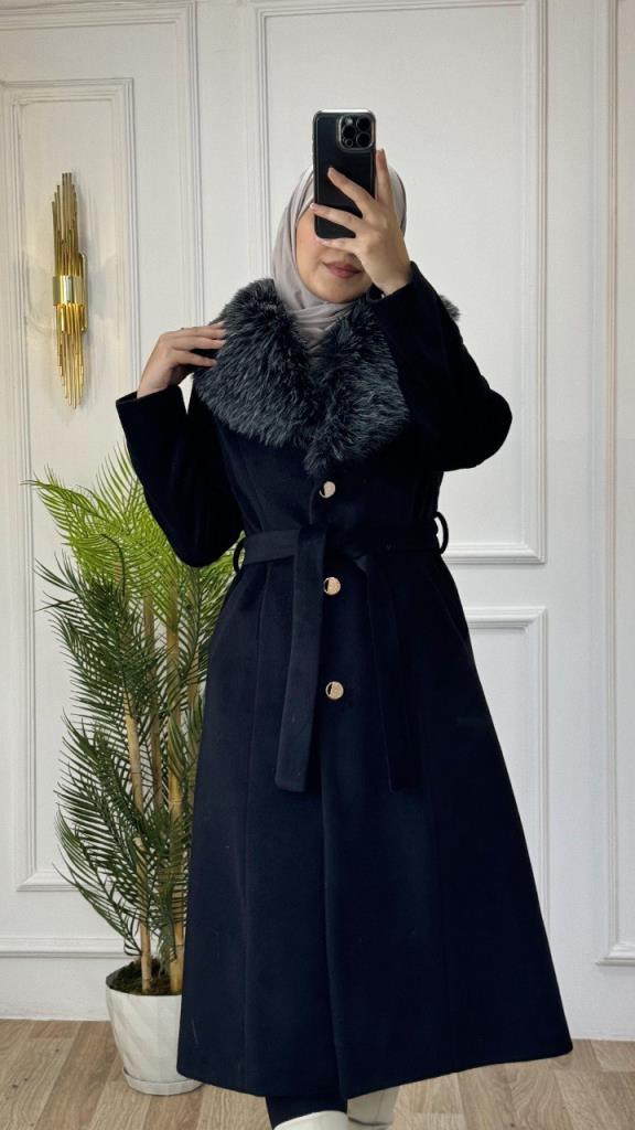 Elegant winter wool trench coat for veiled women, with fur collar, model G1362 - Black