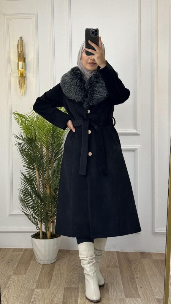 Elegant winter wool trench coat for veiled women, with fur collar, model G1362 - Black