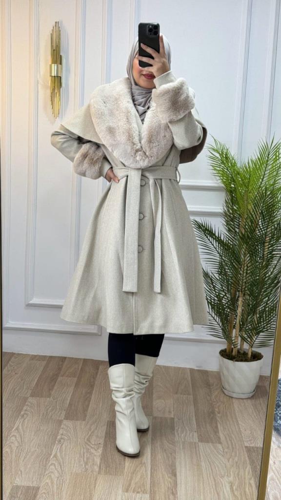 Stylish winter coat with fur collar and sleeves, and belt that highlights the waist, model m9025 - Beige