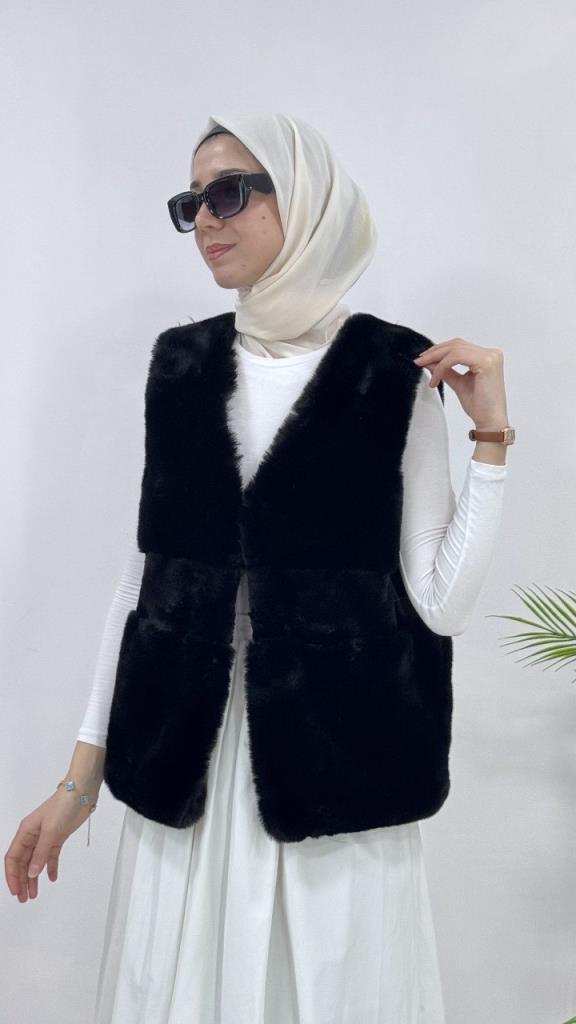 New season women's winter fur jacket is stylish and modern, suitable for daily use, model S0026 - Black