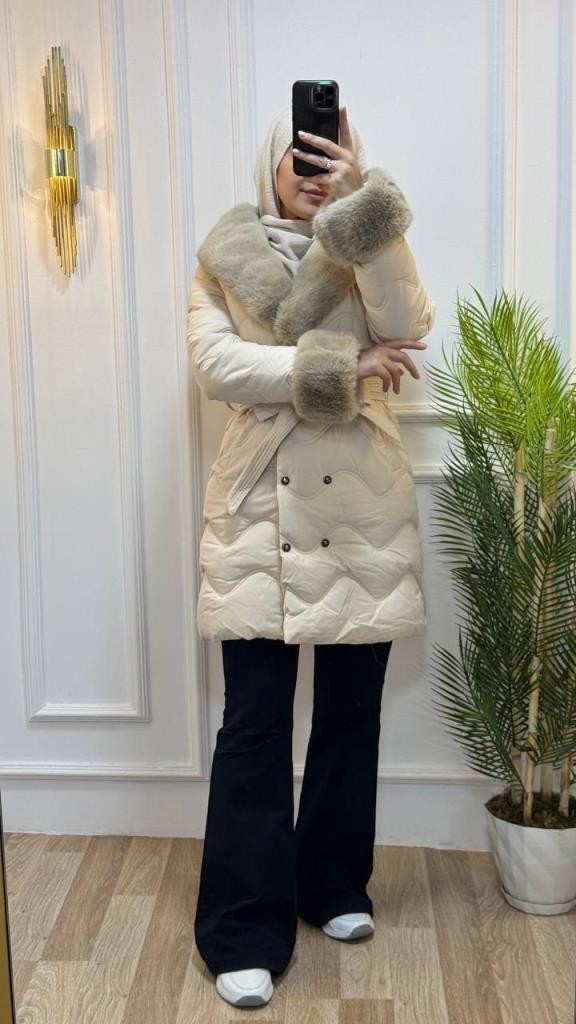 New season women's winter stylish and comfortable short jacket with fur collar suitable for daily use model Z0012 - Ecru