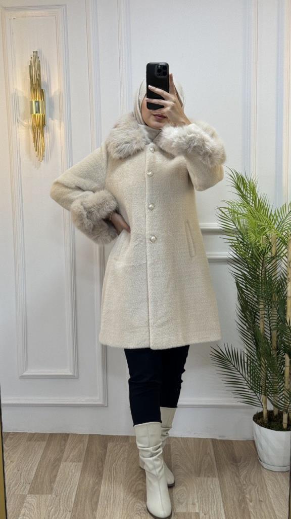 new season women's winter stylish and modern trench coat fur collar and bracelet model Z0001 - Ecru