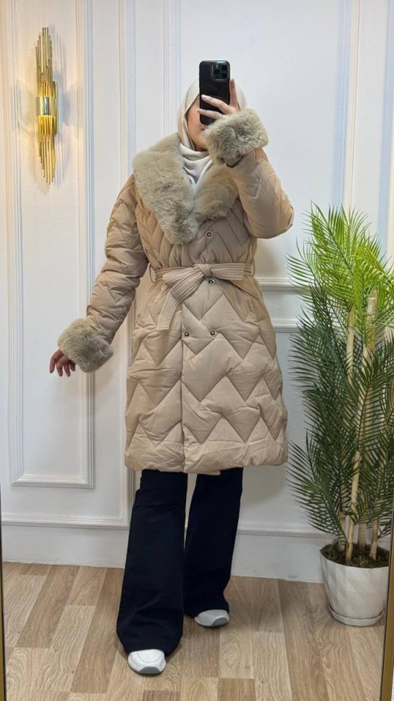 New season women's winter stylish and comfortable short jacket with fur collar suitable for daily use model Z0012 - Beige