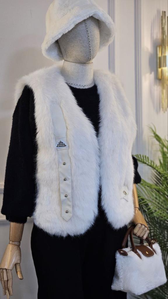 New season women's winter stylish and comfortable fur vest suitable for special occasions model Z0023 - White