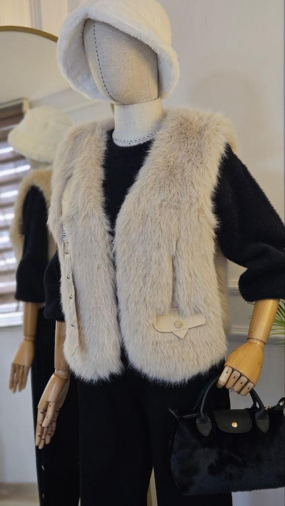 New season women's winter stylish and comfortable fur vest suitable for special occasions model Z0023 - Ecru