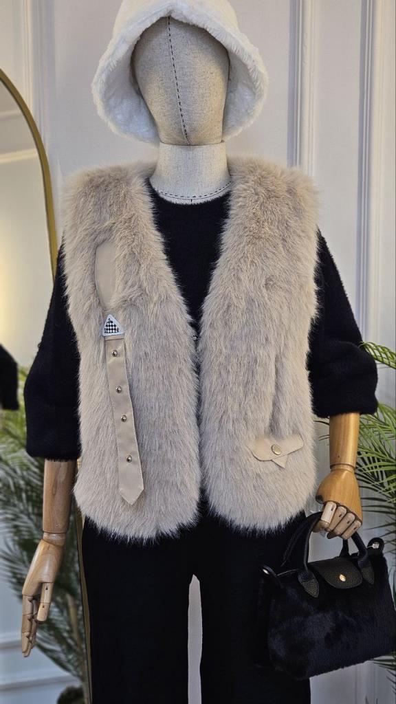 New season women's winter stylish and comfortable fur vest suitable for special occasions model Z0023 - Ecru