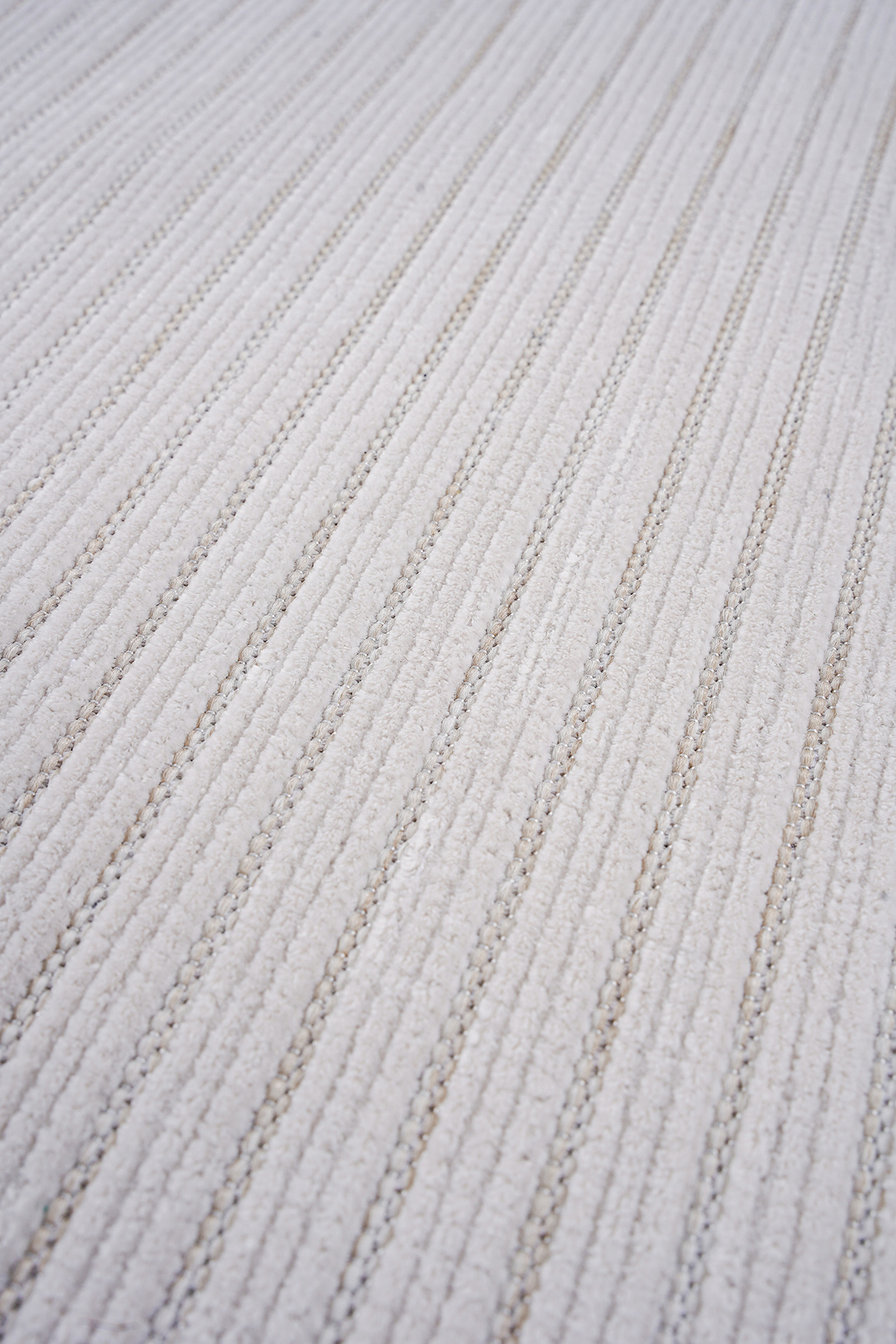 Ravi 1701A Beyaz Kaymaz Taban Yıkanabilir Yumuşak Dokulu Kilim - Detay 3