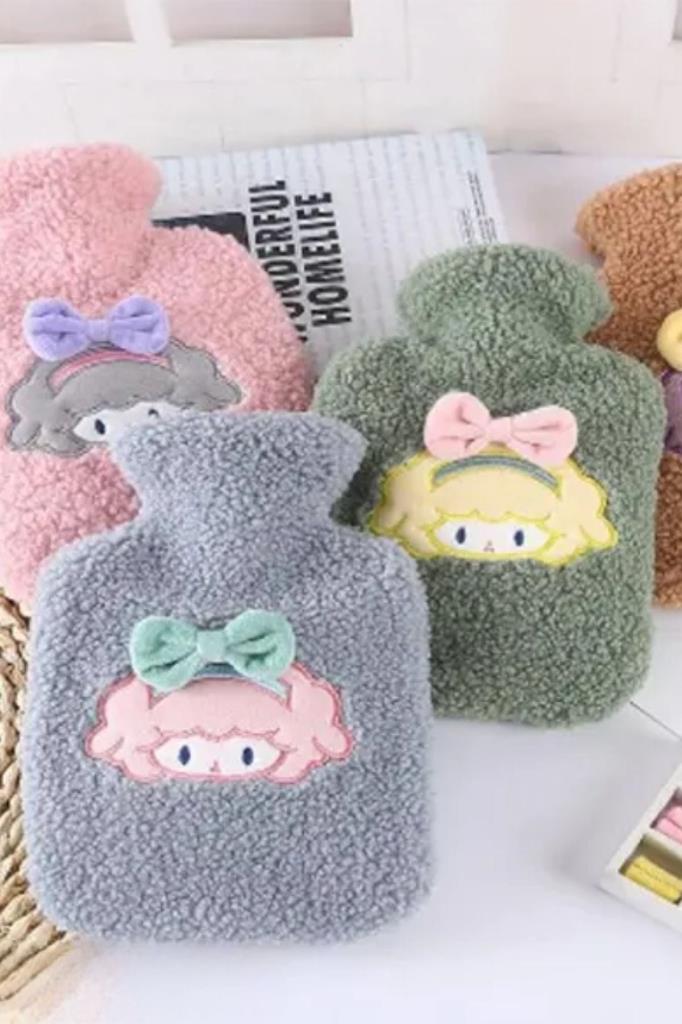 1 Litre Polar Peluş Örgülü,Kurdeleli Saçlı Kız Model Sıcak Su Torbası (adet fiyatıdır)