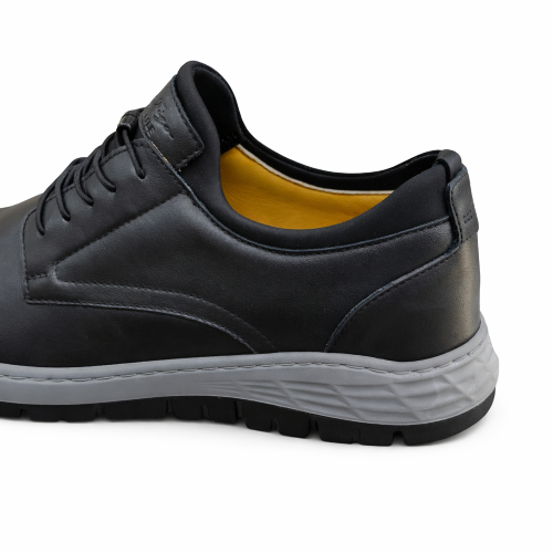 Kolay Giyilen Erkek Ayakkabı