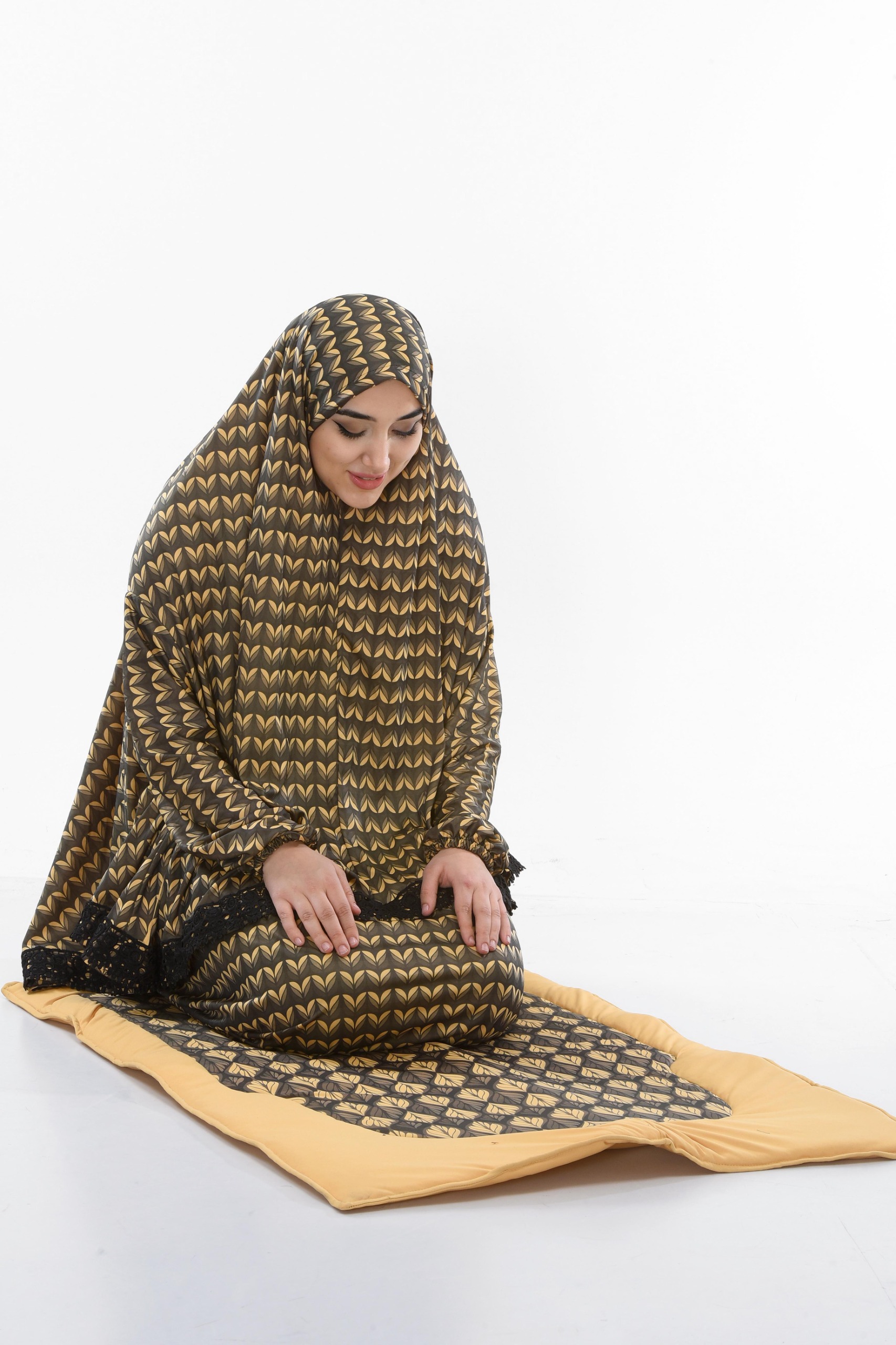 Lycra Sandy Prayer Set with Mushaf Bag and Prayer Mat - Code 701 - yellow