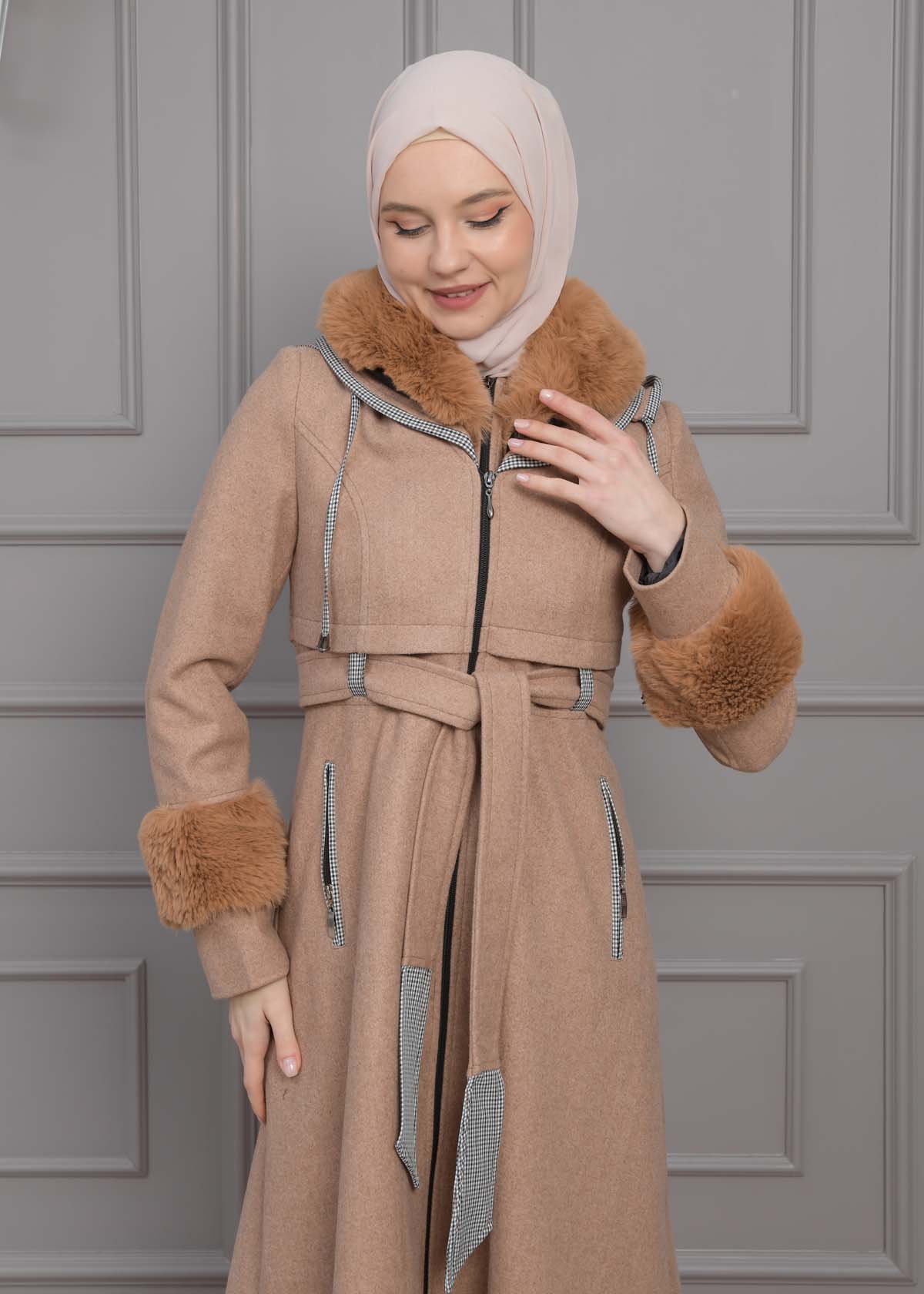 BELTED CACHET TOPCOAT WITH HOOD AND SLEEVE FUR DETAILS 1355 Bej