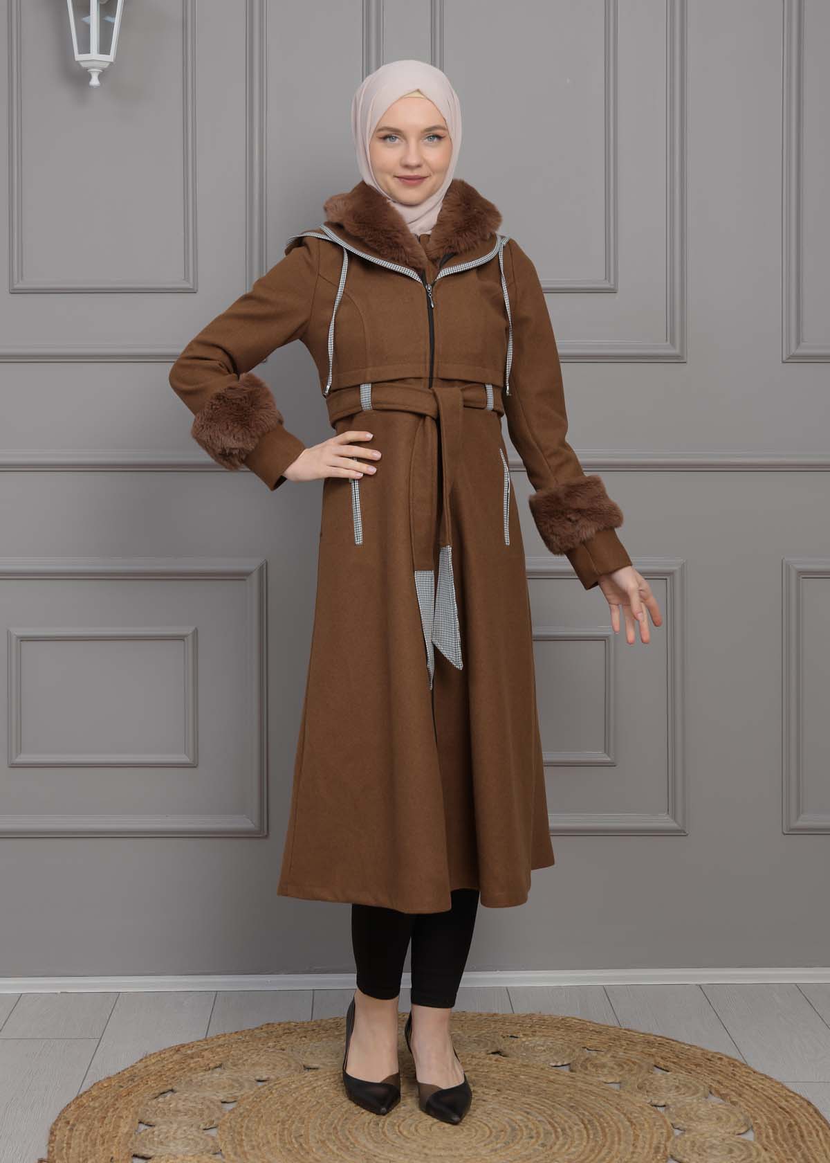 BELTED CACHET TOPCOAT WITH HOOD AND SLEEVE FUR DETAILS 1355 Kahverengi