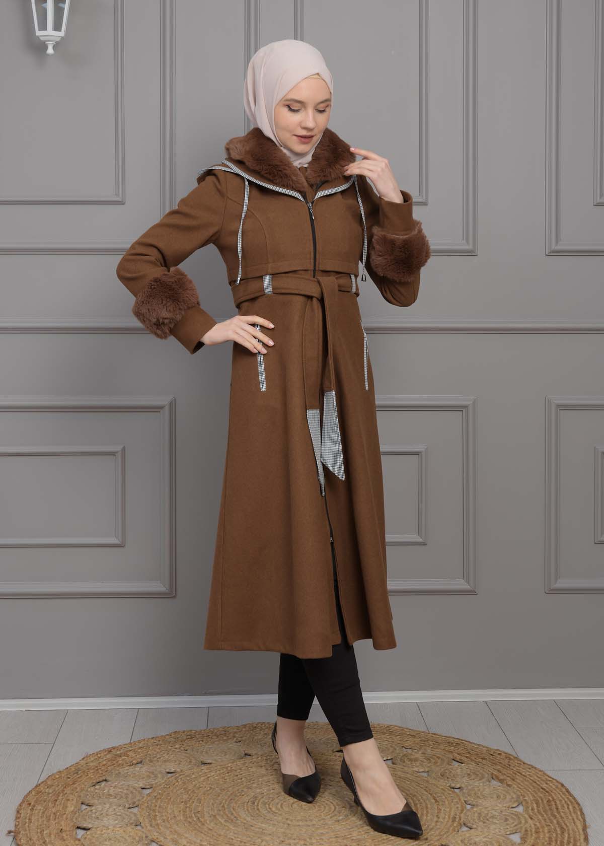 BELTED CACHET TOPCOAT WITH HOOD AND SLEEVE FUR DETAILS 1355 Kahverengi