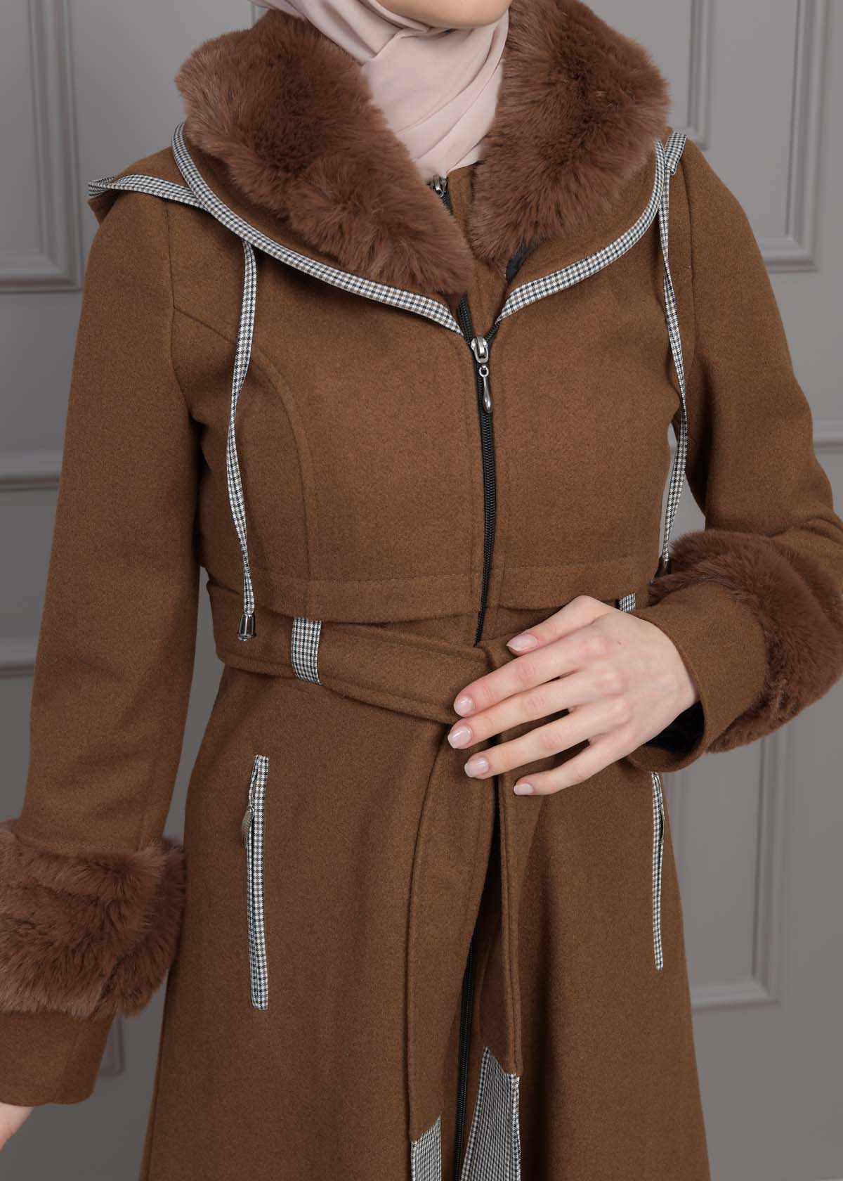 BELTED CACHET TOPCOAT WITH HOOD AND SLEEVE FUR DETAILS 1355 Kahverengi