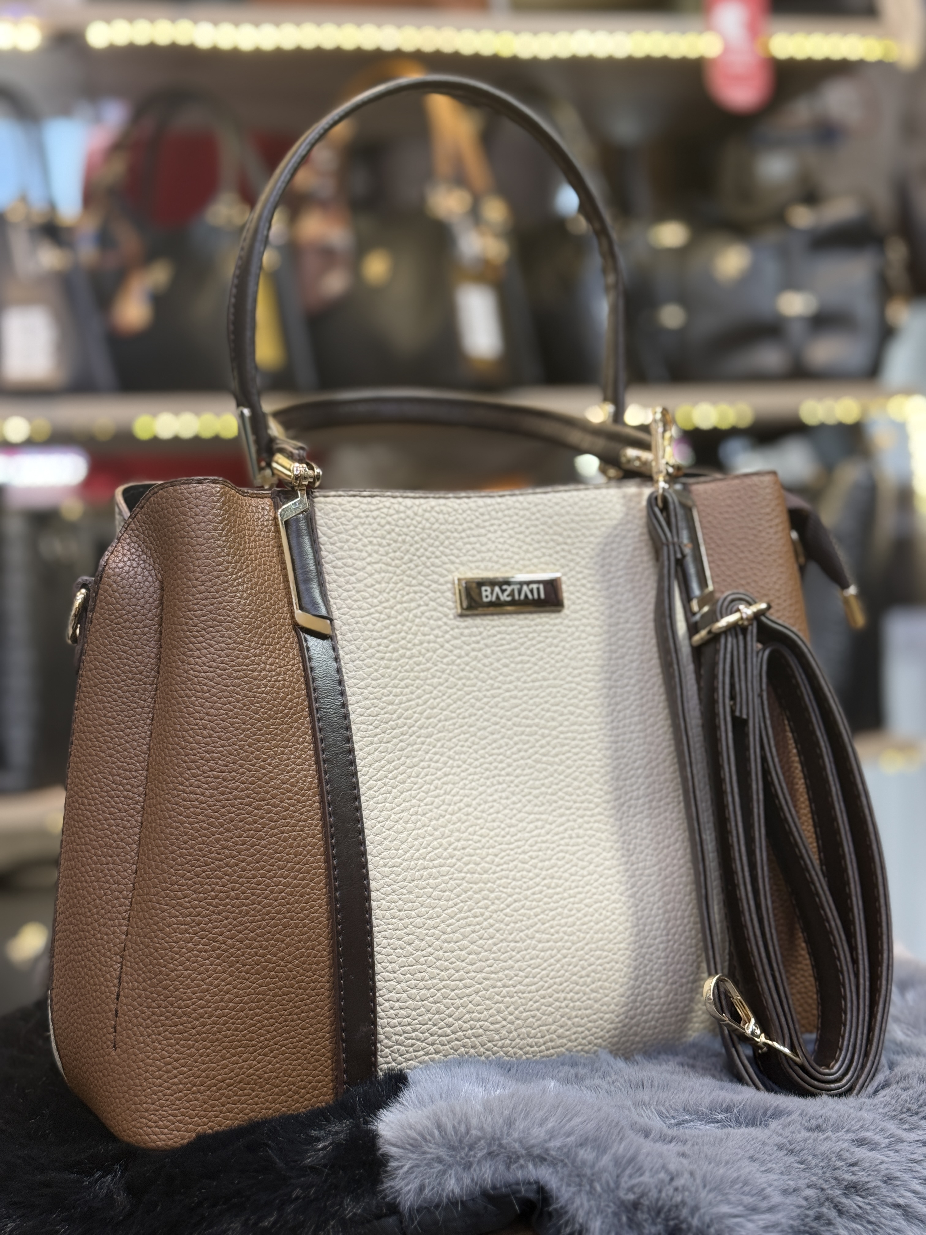 Luxury Womens Handbag - Code 980 - beige