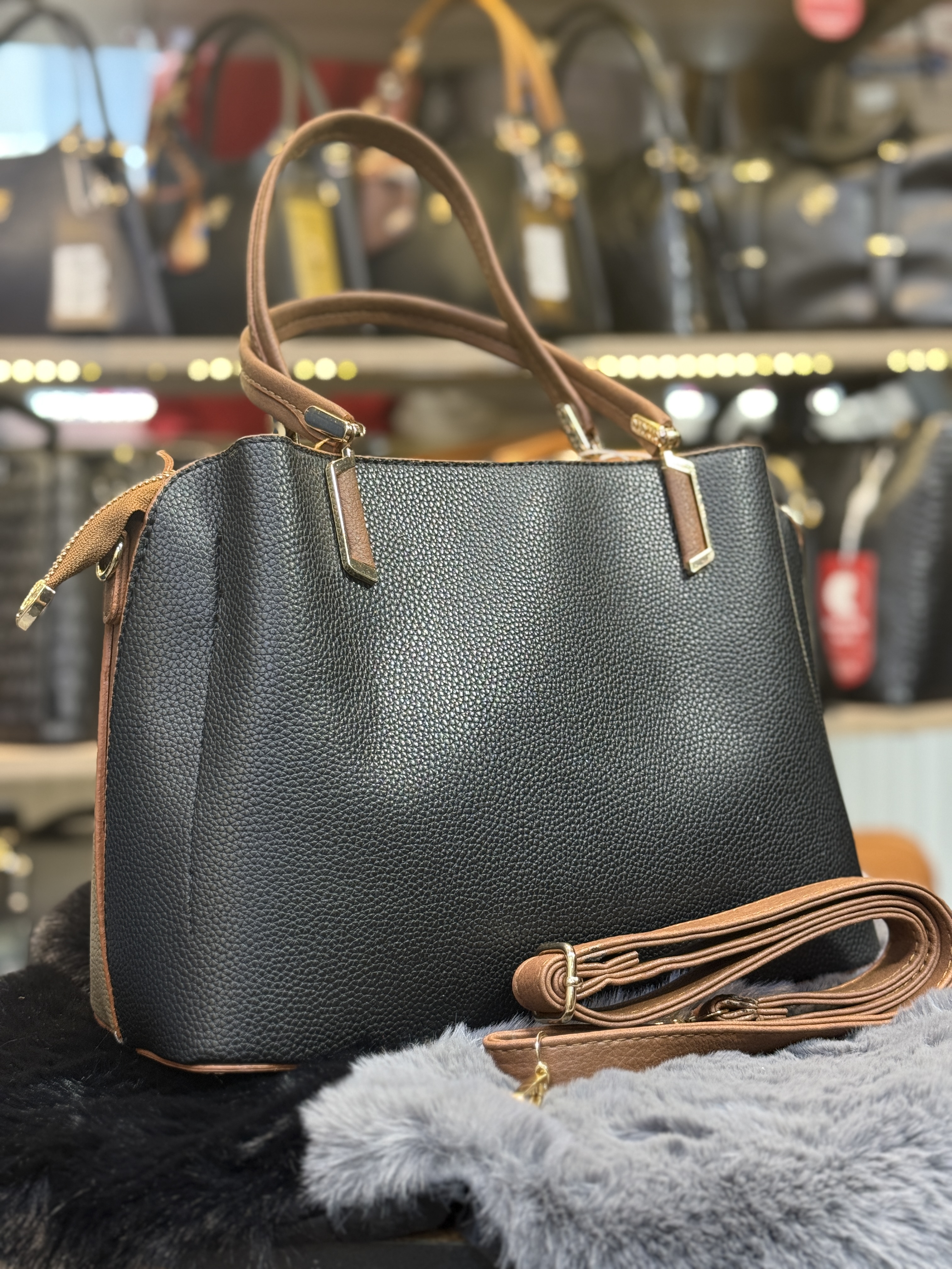Luxury Womens Handbag - Code 980 - ivory