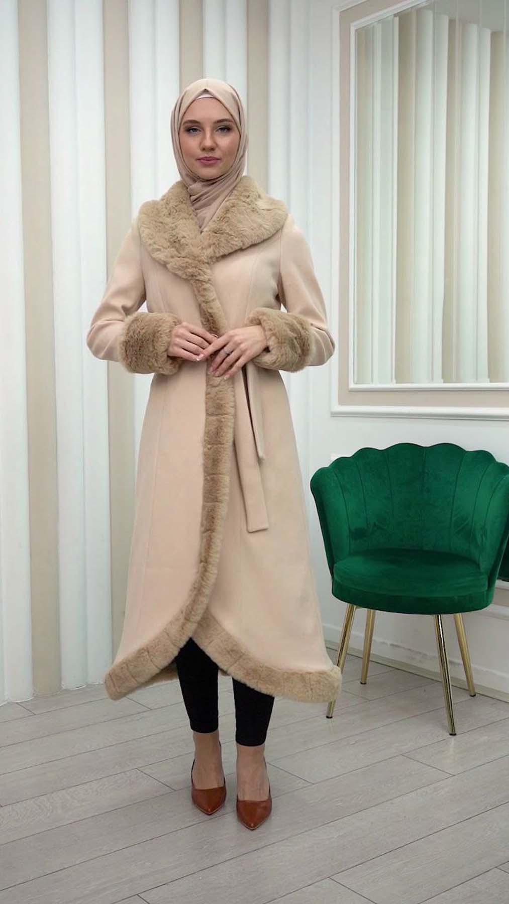 Luxury womens winter coat with belt, sleeves and fur collar 1337 - beige