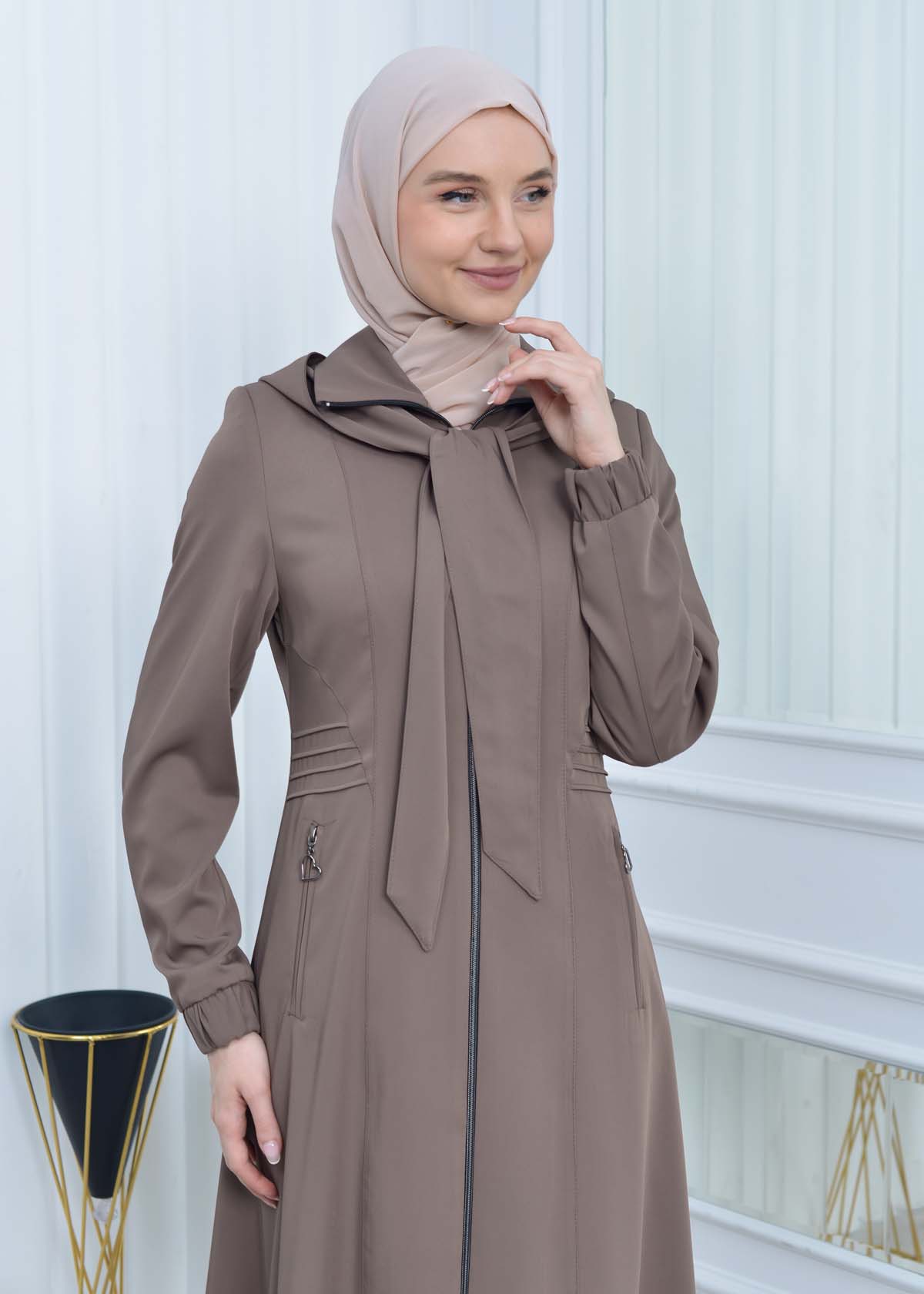 Hooded-Belted Hijab Topcoat 1213 with front zipper Bej